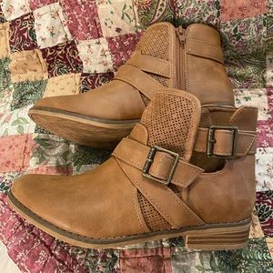 Rocket Dog women’s boots… size 6.5